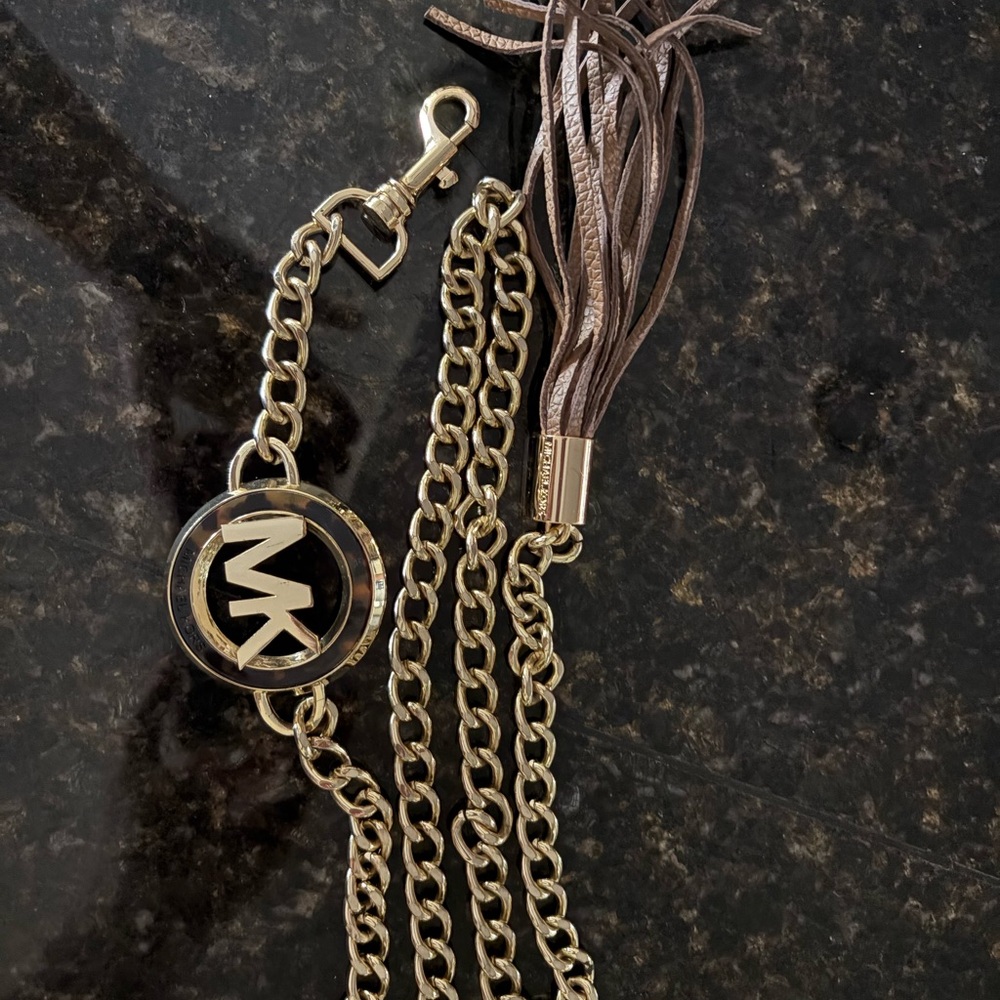 Chain gold belt with adjustable size